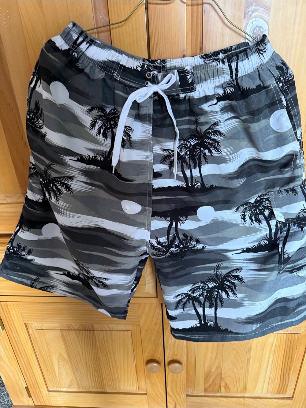 Men's Gray Palm-Print Swim Trunks
